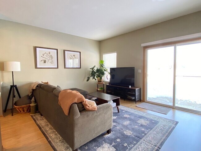 Building Photo - 16616 S Windsor Ln