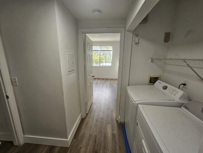Building Photo - 2351 W Preserve Way