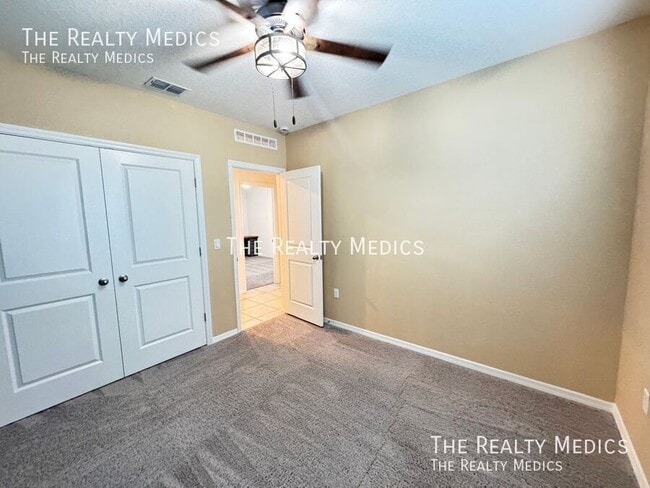 Building Photo - 320 Mariana Way