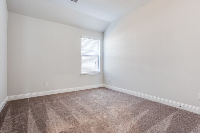 Building Photo - 3501 Montadale Ave