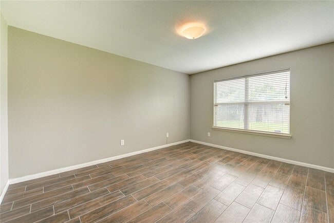 Building Photo - 6815 Dolan Bluff Ln