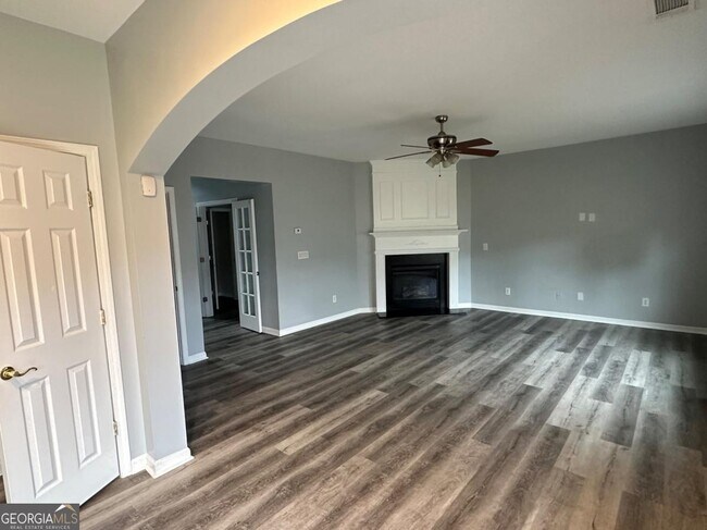 Building Photo - 5496 Village Trace