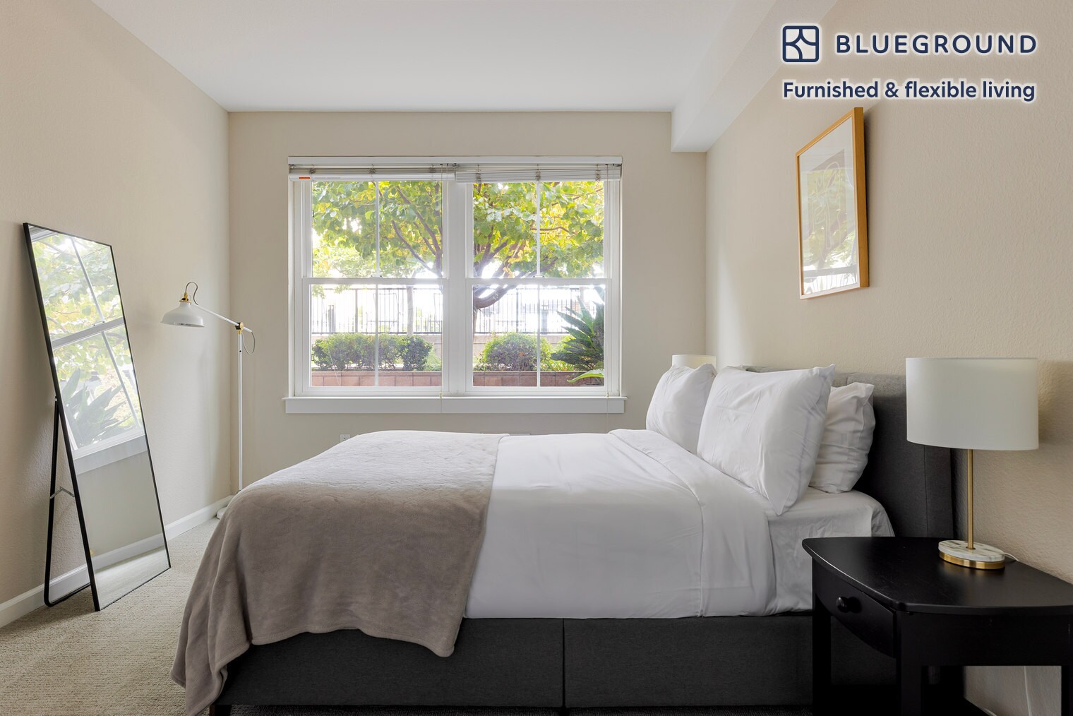 Building Photo - 5684 Bay St