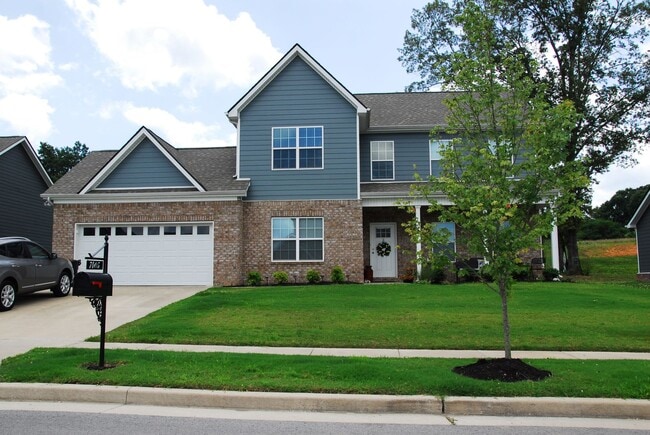 Building Photo - ***COMING SOON - 4 / 2 in Fairview Station...