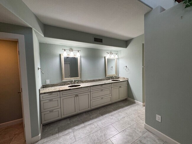 Building Photo - Cameldale Gated Community