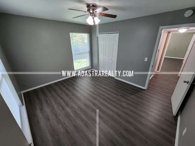 Building Photo - Affordable Raytown Area KCMO Apartment-Ava...