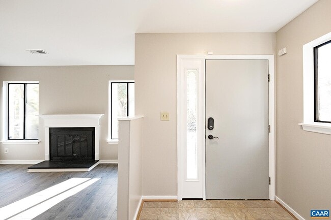 Building Photo - 964 Sutton Ct