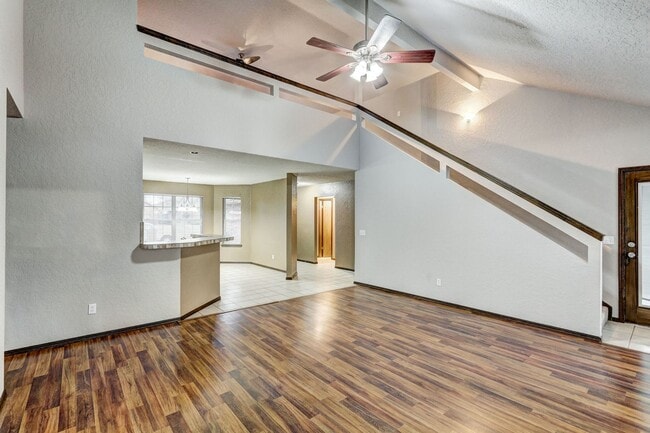 Building Photo - 3 bed 2 bath home in Edmond