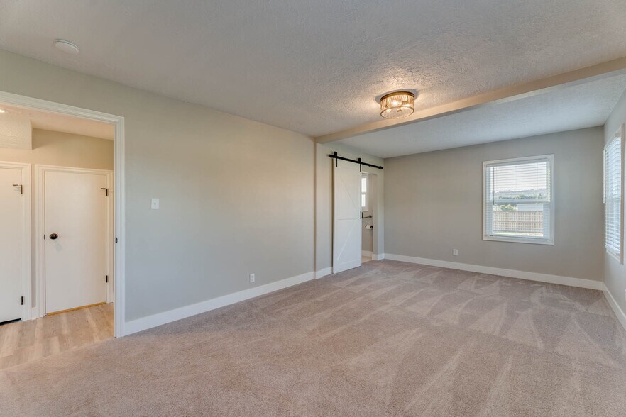 Building Photo - 2908 Hemlock St