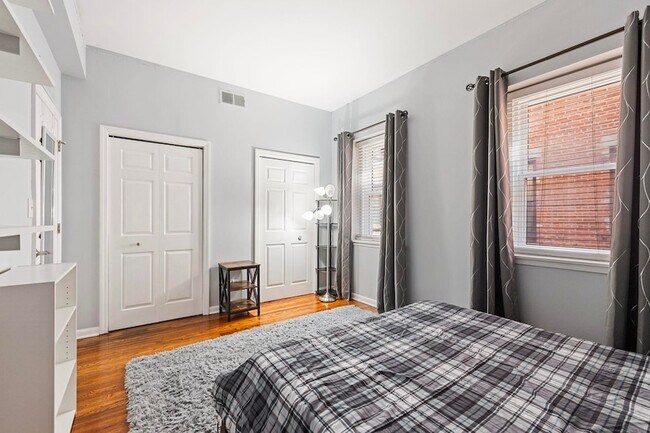 Building Photo - 227 Christopher Columbus Dr