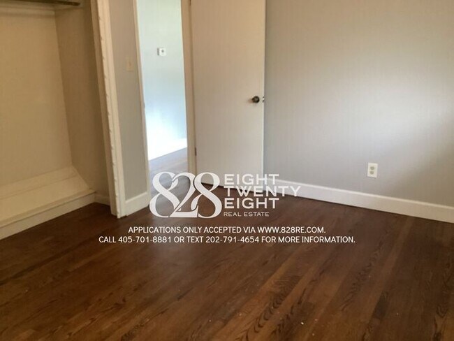 Building Photo - *AVAILABLE NOW* SPACIOUS 3 BED/1.5 BATH SINGLE FAMILY HOME IN MWC!