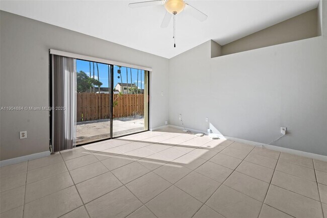 Building Photo - 6654 NW 173rd Ln