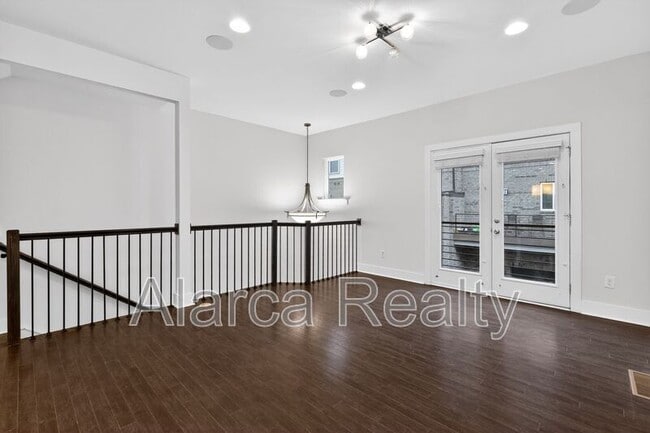 Building Photo - 2727 Grand Union Way