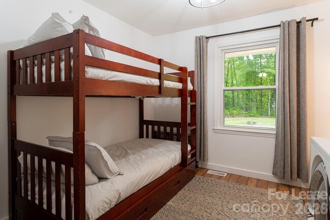 Building Photo - 260 Allison Hill Rd