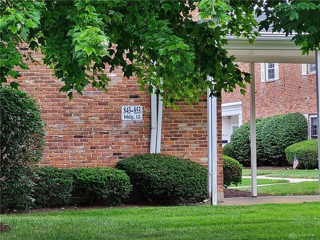 Building Photo - 851 Clareridge Ln