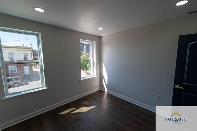Building Photo - 1602 Cypress St