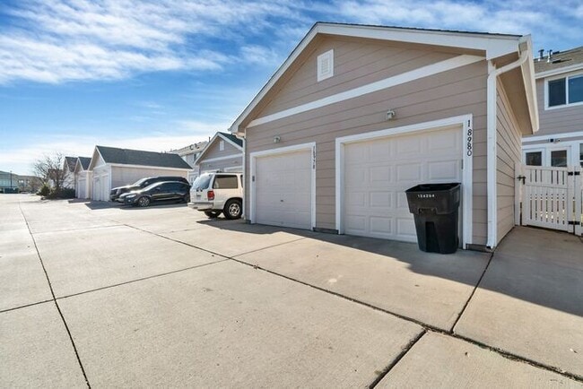 Building Photo - 3BR Townhome Near DIA & Light Rail | New Carpet, Garage & Fenced Patio