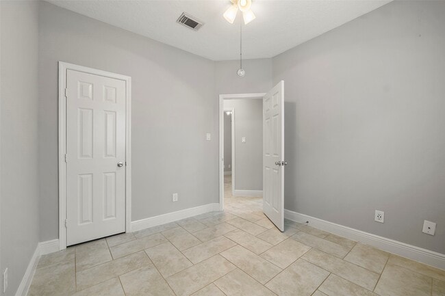 Building Photo - 6214 Pebble Canyon Ct