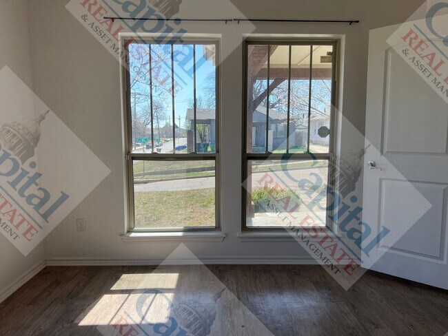 Building Photo - Charming 3 Bedroom W/ All Bills Paid!