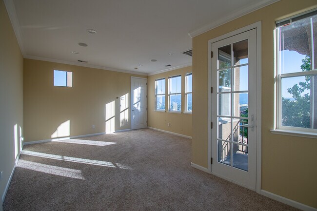 Building Photo - 749 Batista Dr