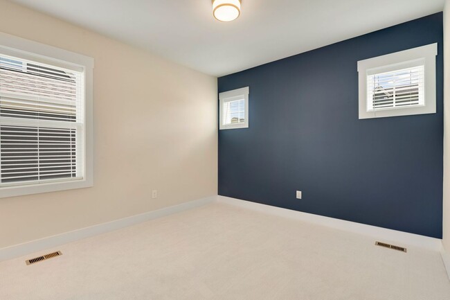 Building Photo - Beautiful 2 Bedroom/2 Bath in Chatham Park...