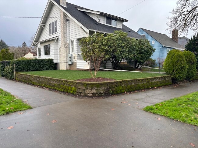 Building Photo - 3705 N Longview Ave