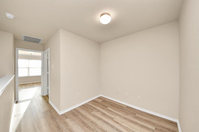 Building Photo - 6483 Calgary Woods Ln