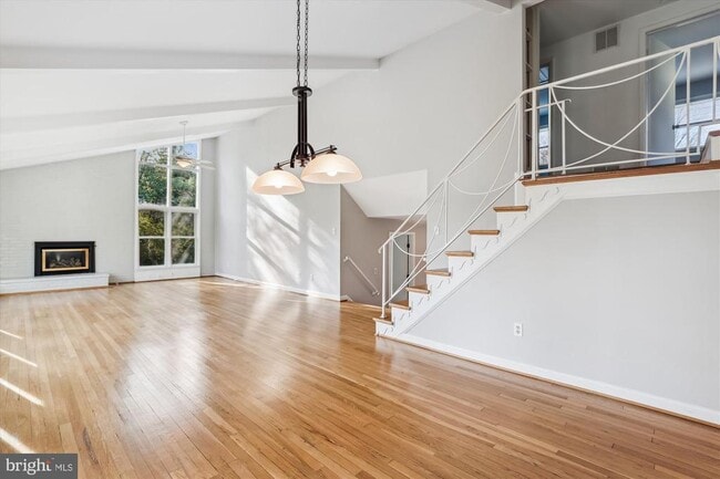 Building Photo - 6154 Beachway Dr