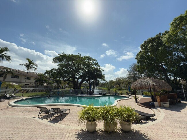 Building Photo - 3078 S Oakland Forest Dr