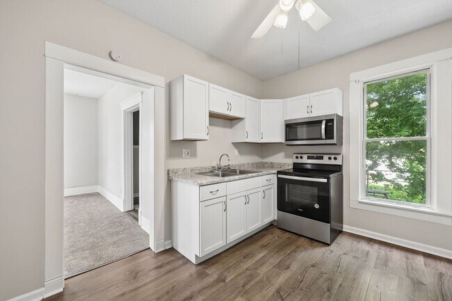 Building Photo - 3 Bed, 1 Bath Home with Fenced Backyard | Fresh Updates Throughout | Newark, OH