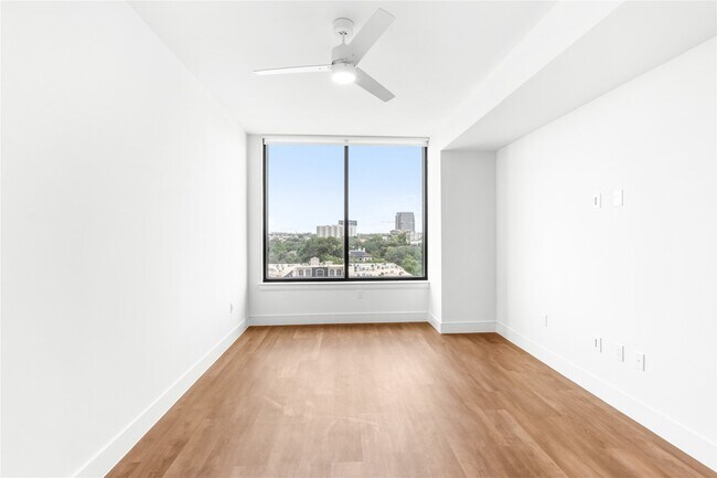 Building Photo - 2311 Westheimer Rd