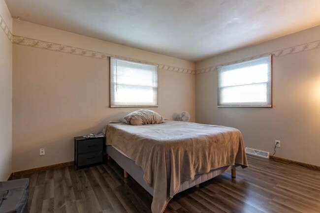 Building Photo - Click the “Apply Now” button or email wapmrentals@gmail.com for a prompt response.