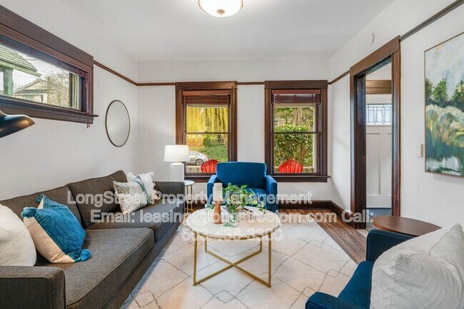 Building Photo - 536 NE San Rafael St