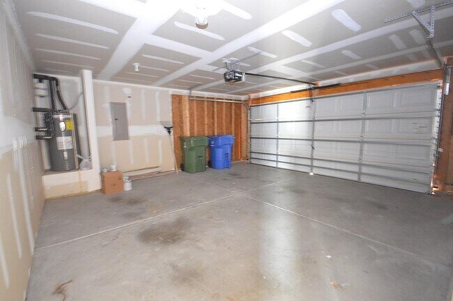 Building Photo - 2503 Girvan Dr