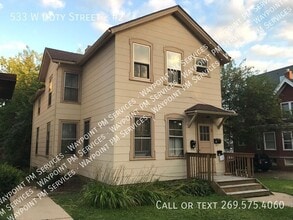 Building Photo - 533 W Doty St
