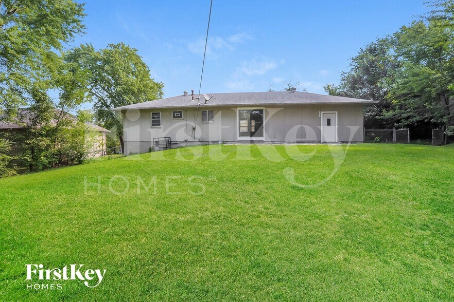 Building Photo - 8304 Hunter