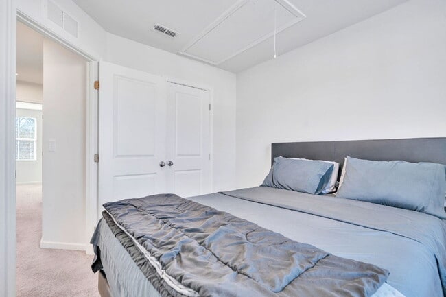 Building Photo - Modern 3BR, 2.5BA Townhouse in Walnut Hill Townes in Greer! $1800/mo rent***