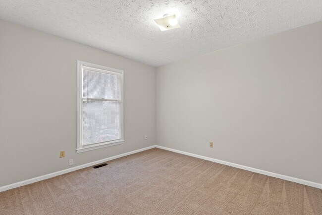 Building Photo - 1932 Mint Julep Ln