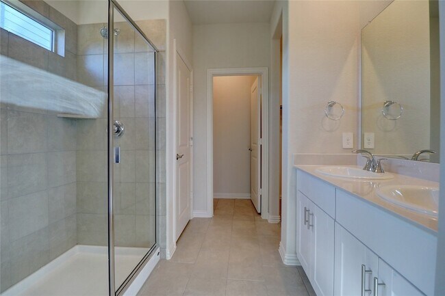 Building Photo - 4104 Zoe Ln