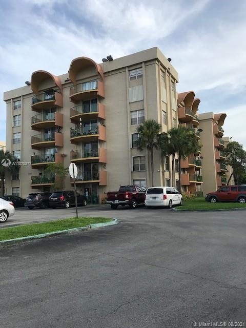 Primary Photo - 9360 Fontainebleau Blvd