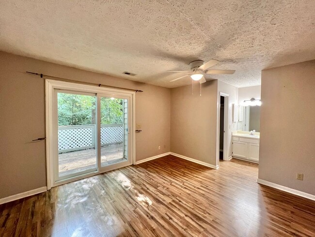 Building Photo - Charming Two-Story 2BD, 2.5BA Raleigh Town...