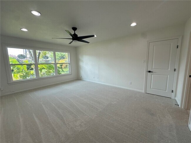 Building Photo - 301 Bermuda Pl