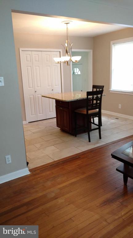 Primary Photo - 127 Edison Rd