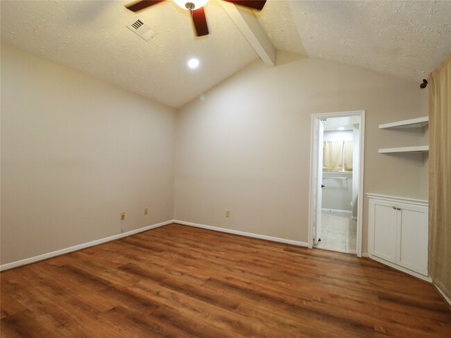 Building Photo - 3413 Benfield Dr