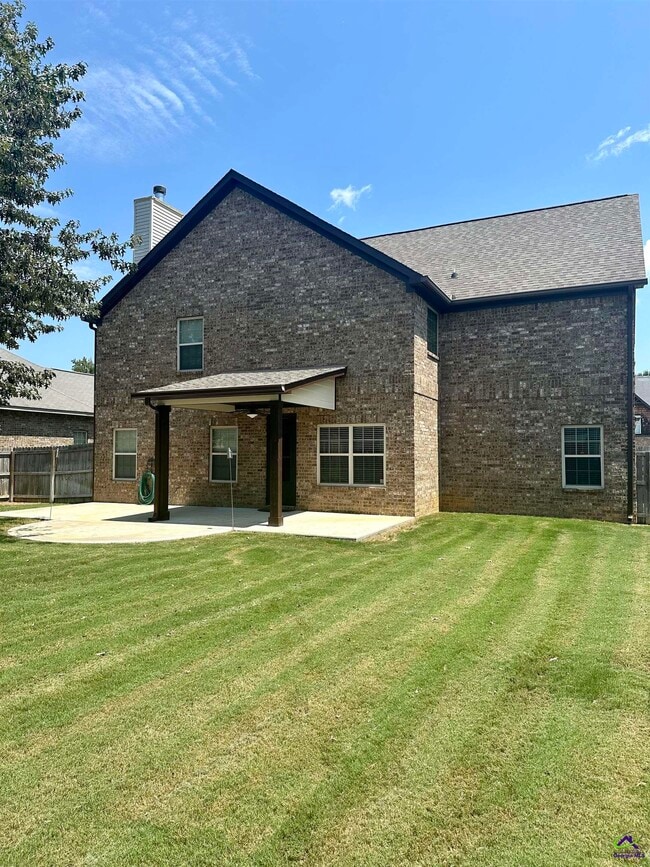 Building Photo - 121 Hawks Tail Dr