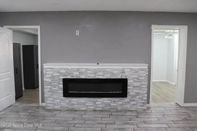 Building Photo - 491 Seacrest Ave