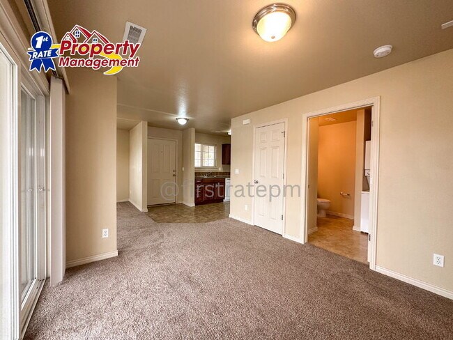 Building Photo - 5936 Ellens Ferry Dr