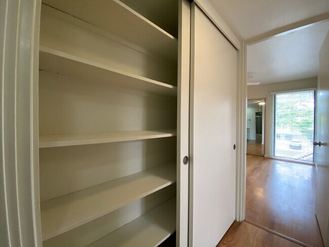Building Photo - Lovely 2 Bedroom, 2 Bathroom Condo!