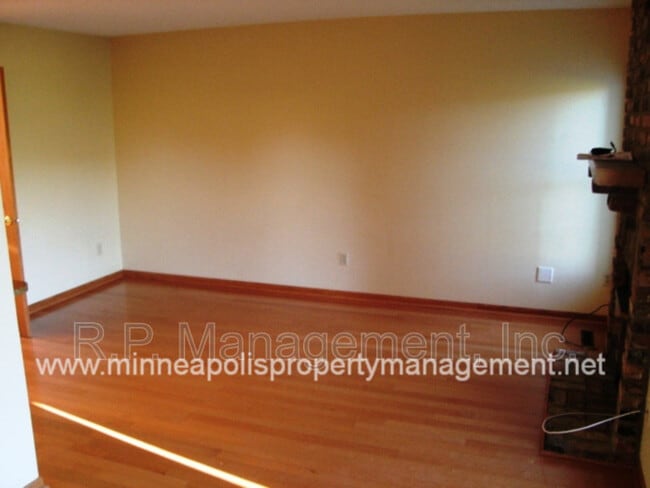 Building Photo - 14345 Bedford Dr