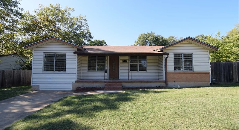 Primary Photo - 311 Crockett Dr